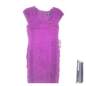 Dress with asymetrial pattern.